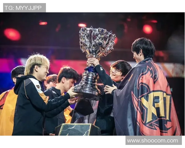 FPX战队的荣耀与挑战：从奋斗到巅峰的大师赛之路