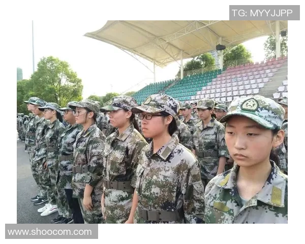 上海足球队的蜕变之旅:从辉煌到重生的纪实探索 上海足球队的蜕变之旅:从辉煌到重生的纪实探索