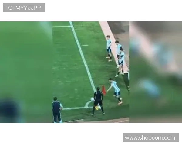 京城对决枥木球队激情碰撞展现足球魅力与实力较量 京城对决枥木球队激情碰撞展现足球魅力与实力较量