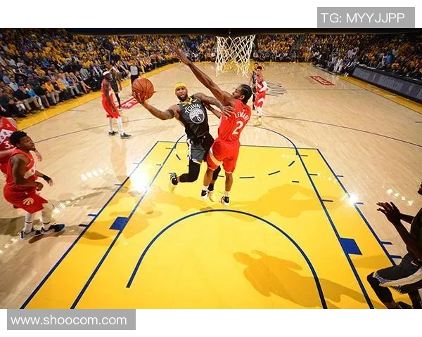 勇士与猛龙激战正酣最终比分揭晓引发球迷热议 勇士与猛龙激战正酣最终比分揭晓引发球迷热议